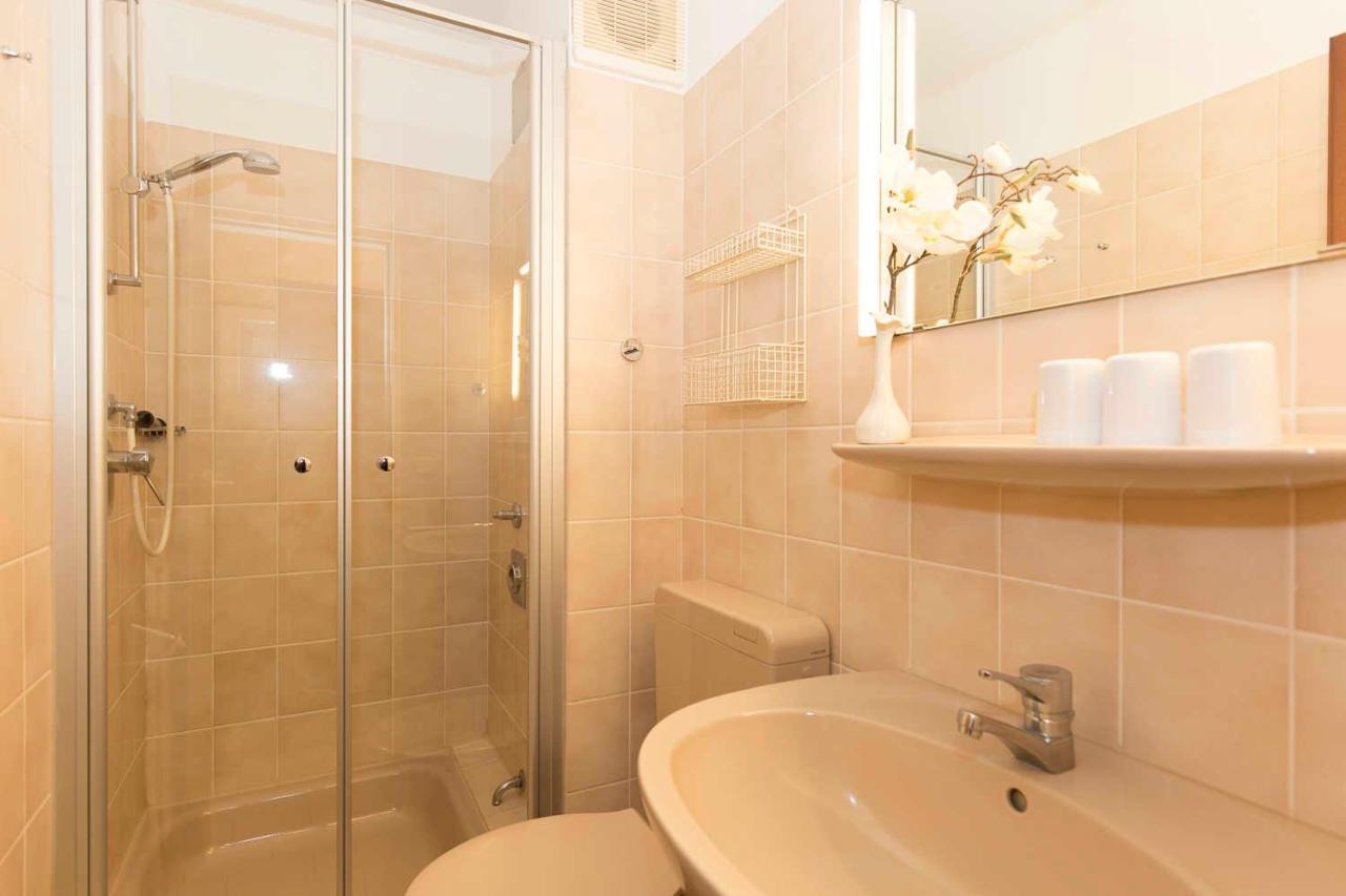 Lord Nelson App_ 805 Apartment *